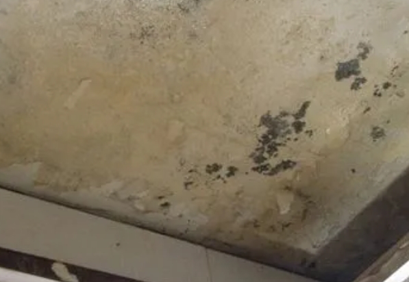 呼和浩特市阳台漏水维修公司分享下呼和浩特市卫生间渗水维修需要注意哪些问题。